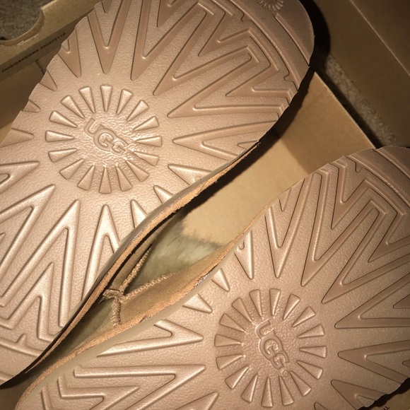 NWOT UGG MILLA BOOTS SIZE 7 - Picture 3 of 6